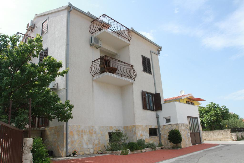 Apartments Sanader オクルグ・ゴルニ エクステリア 写真