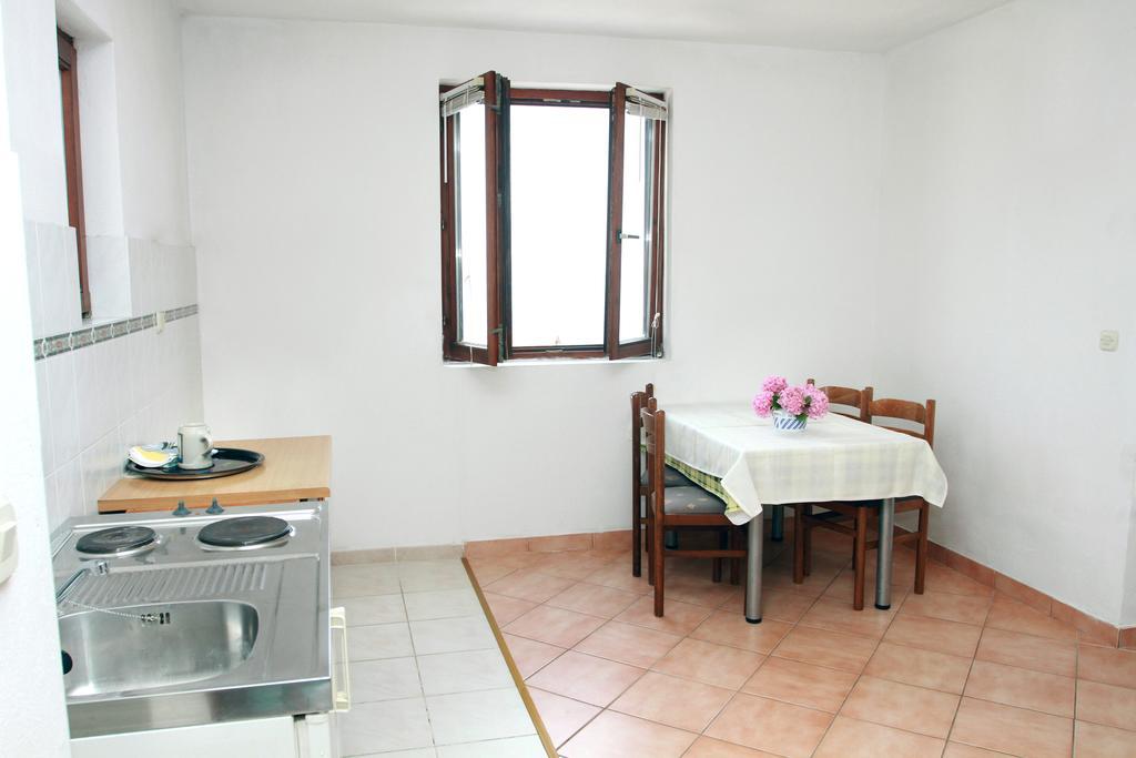 Apartments Sanader オクルグ・ゴルニ 部屋 写真