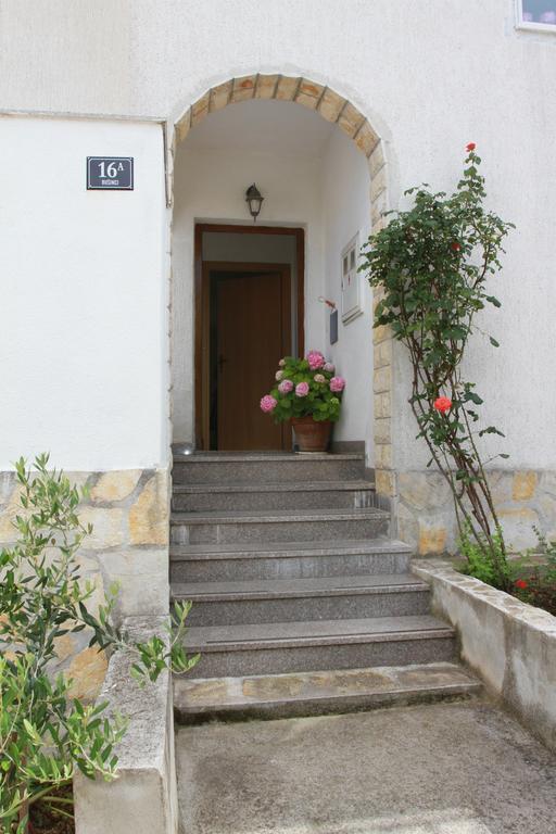 Apartments Sanader オクルグ・ゴルニ エクステリア 写真